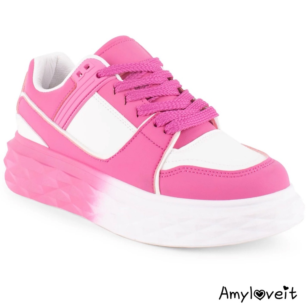 Wanted Jet Fuchsia Sneakers